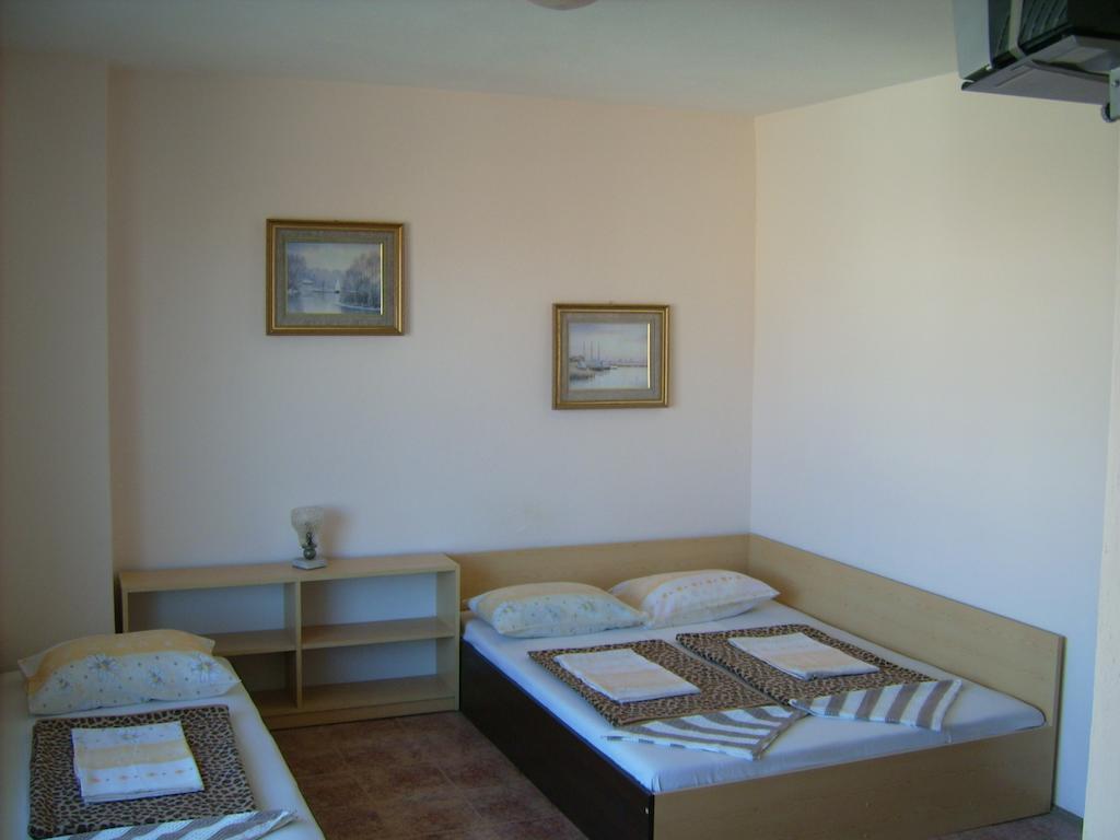 Hotel Pasians Pomorie Habitación foto